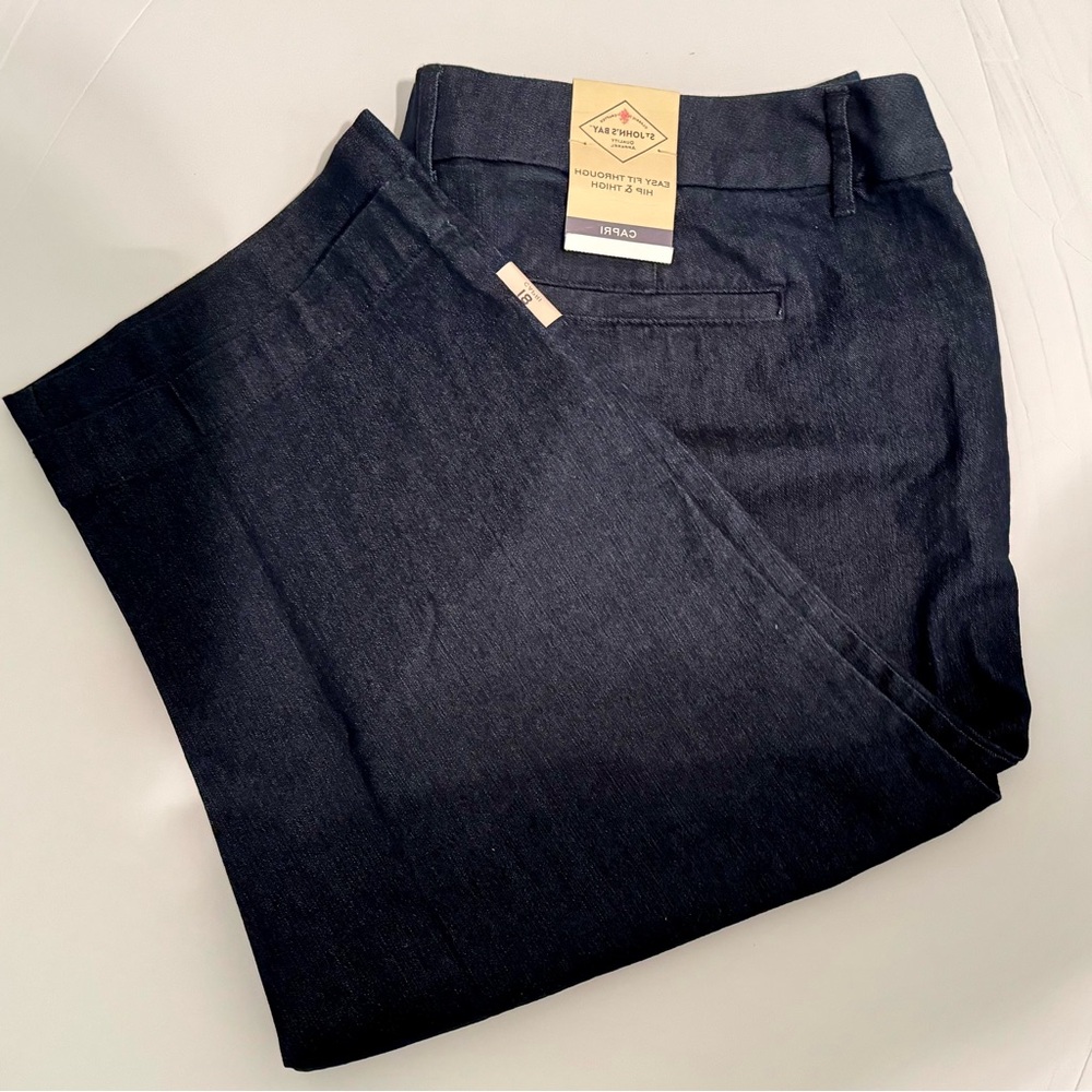 ST John’s Bay Easy Fit Through Hip & Thigh Dark Blue Denim Capri  Pants size 18